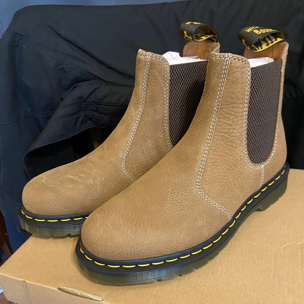 Dr Martens - 2976 Chelsea Boot - Savannah Tan Suede - Brand New